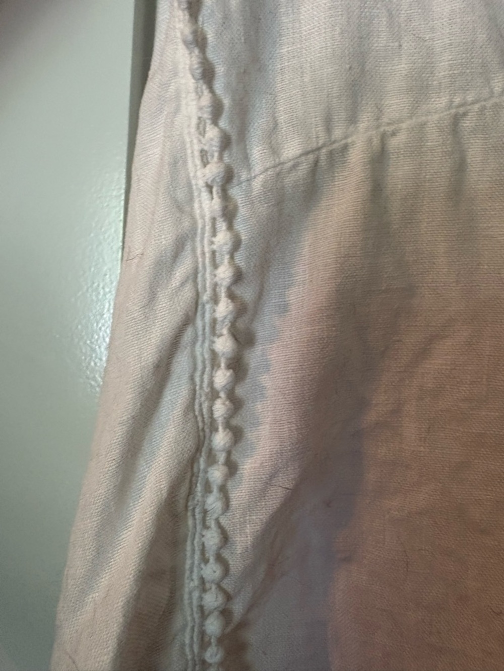 Relaxed White Linen V-Neck Tunic Top - Picture 3 of 3